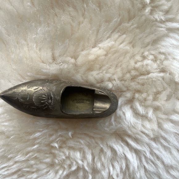 VINTAGE BRASS Tiny Shoe - Picture 3 of 4